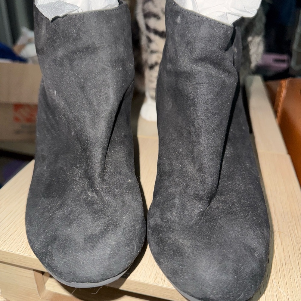 FIONI Clothing Black Ankle Booties